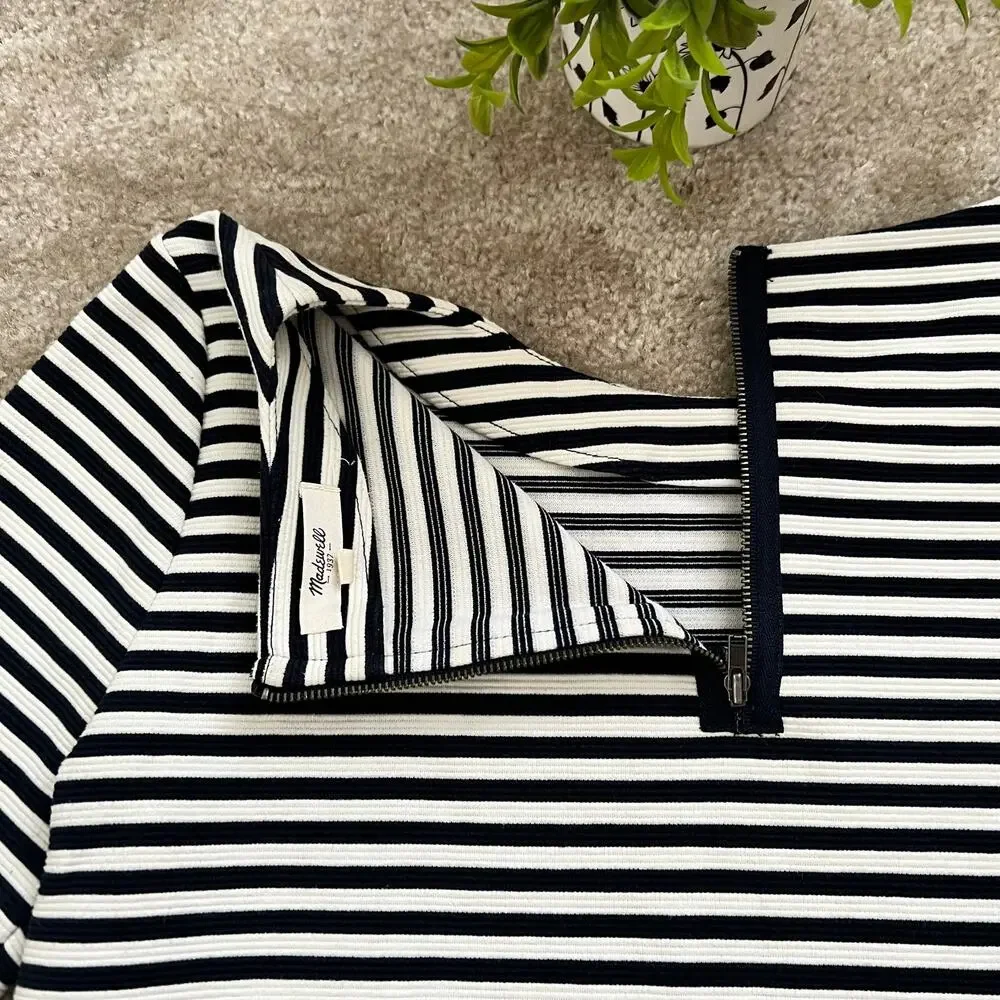 Madewell Navy Blue & Off-White Striped 3/4 Sleeve Textured Top Size: Medium